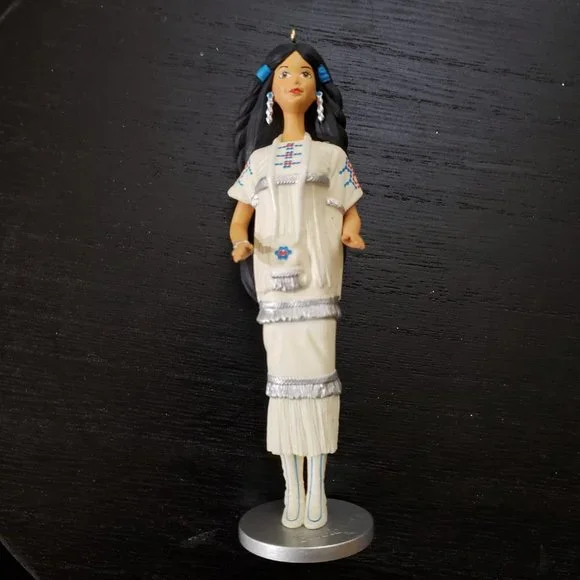 Hallmark Native American Barbie Dolls of the World - Picture 4 of 6